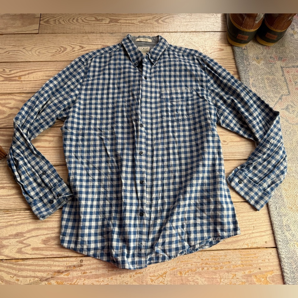 LL Bean button down size L